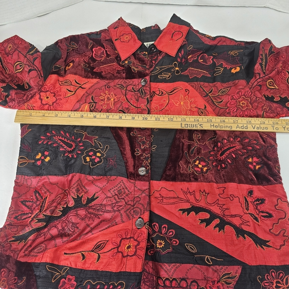 Chico's Red and Black Patterned Jacketvintage, dating its production to the 80s - Picture 6 of 15